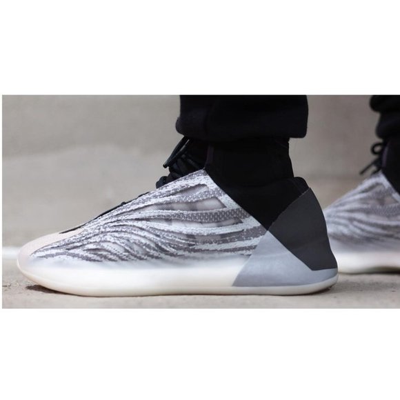 ADIDAS YEEZY BASKETBALL - QNTM - Picture 5 of 5